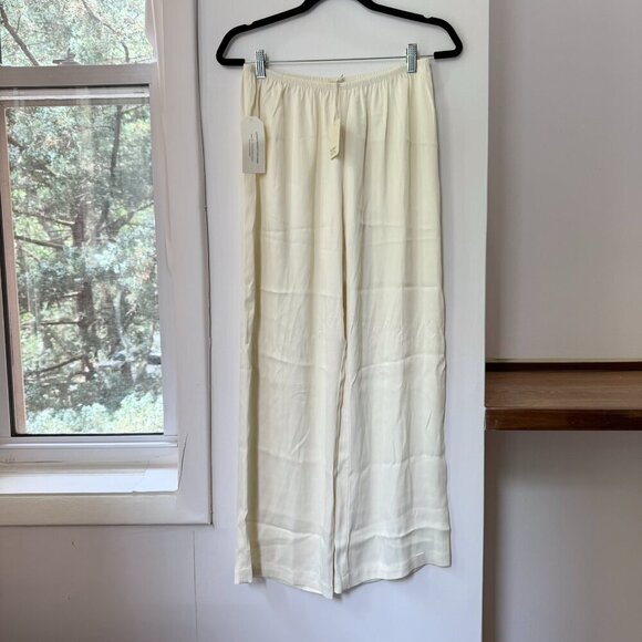 NWT DONNI Satiny Simple Pants Wide Leg in Creme - Picture 3 of 11